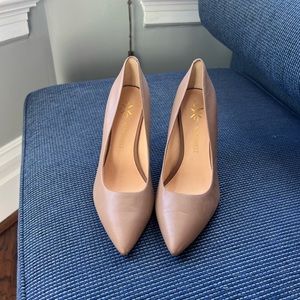 Nine West dress shoes - nude size 9